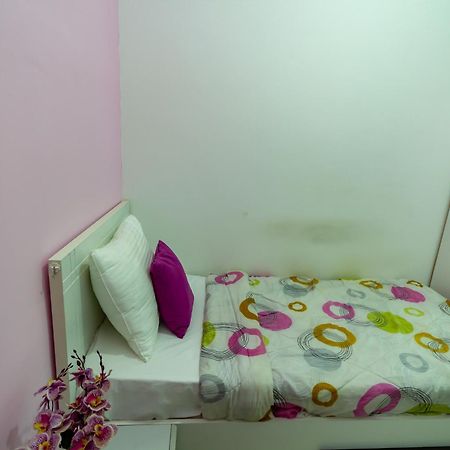Nice Single Rooms For "Girls" Only In Dubai, Marina Eksteriør bilde