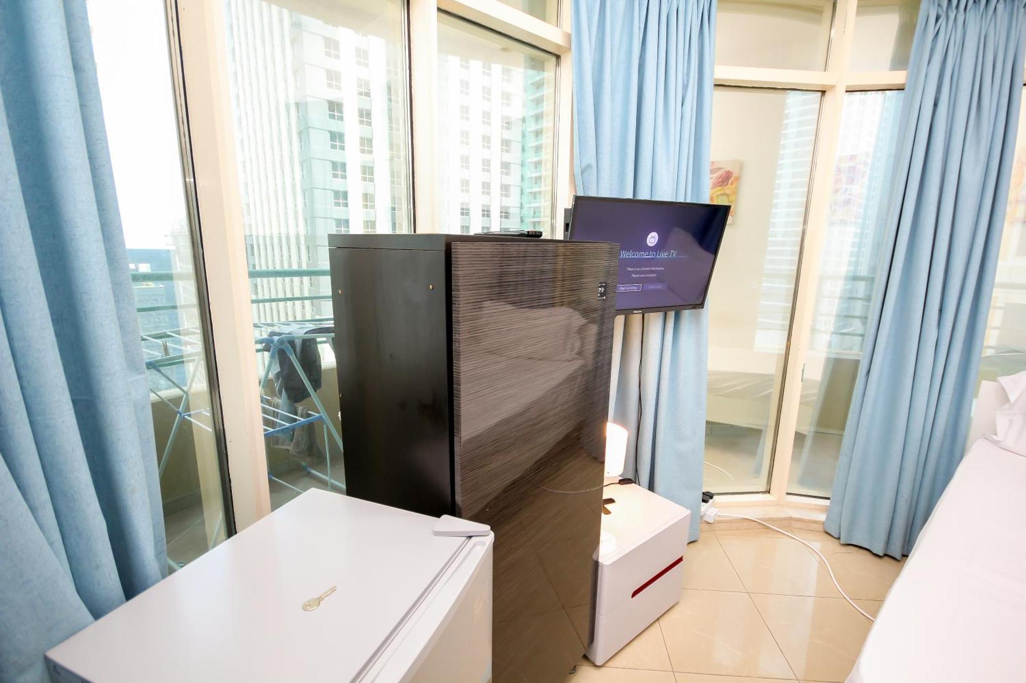 Nice Single Rooms For "Girls" Only In Dubai, Marina Eksteriør bilde