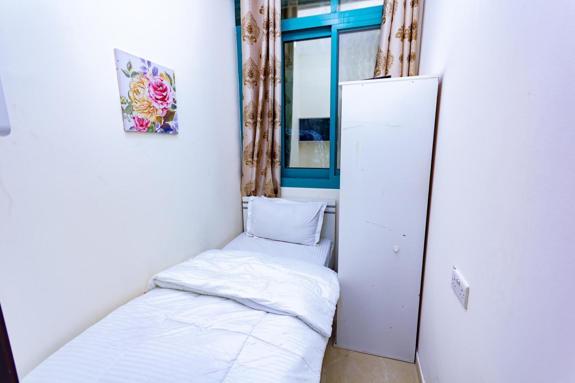 Nice Single Rooms For "Girls" Only In Dubai, Marina Eksteriør bilde