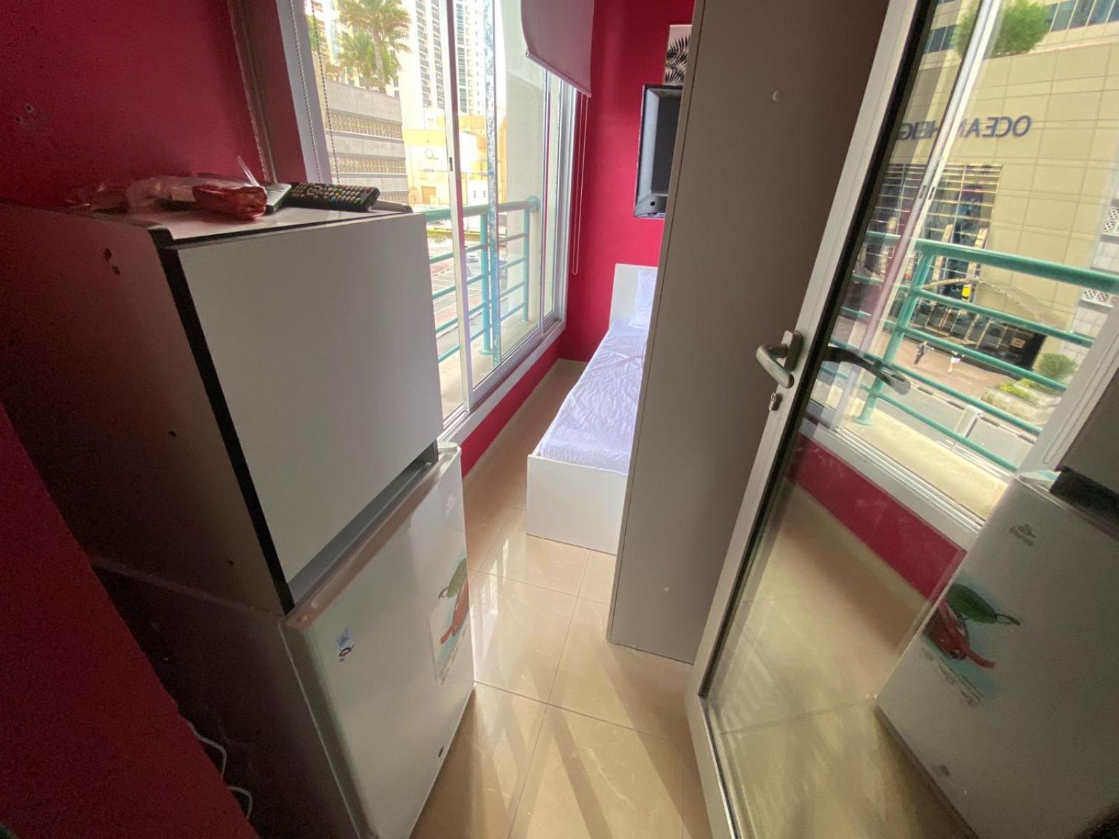 Nice Single Rooms For "Girls" Only In Dubai, Marina Eksteriør bilde