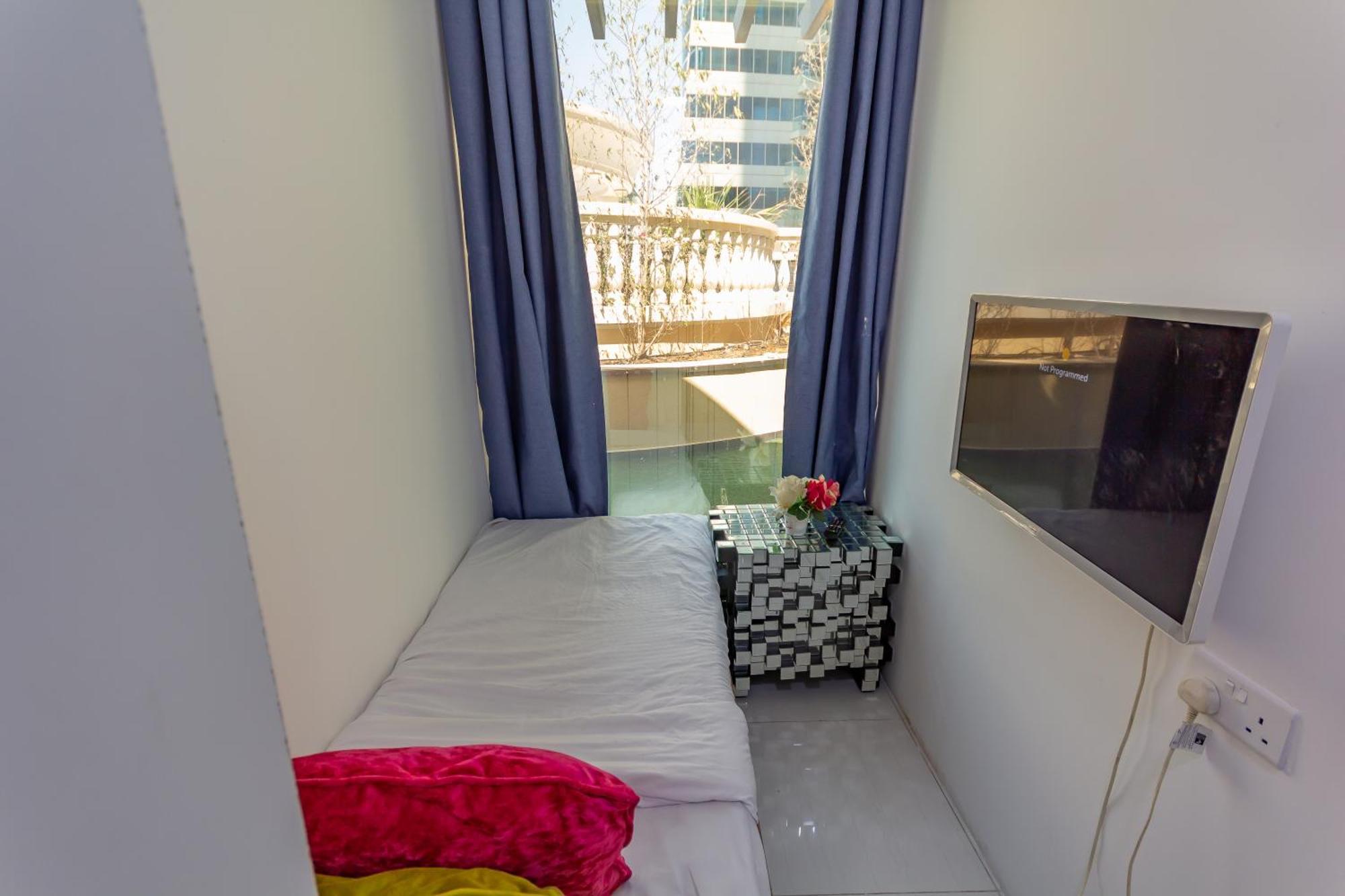 Nice Single Rooms For "Girls" Only In Dubai, Marina Eksteriør bilde