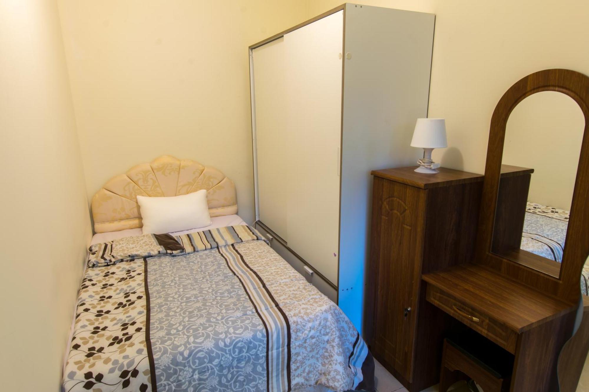 Nice Single Rooms For "Girls" Only In Dubai, Marina Eksteriør bilde