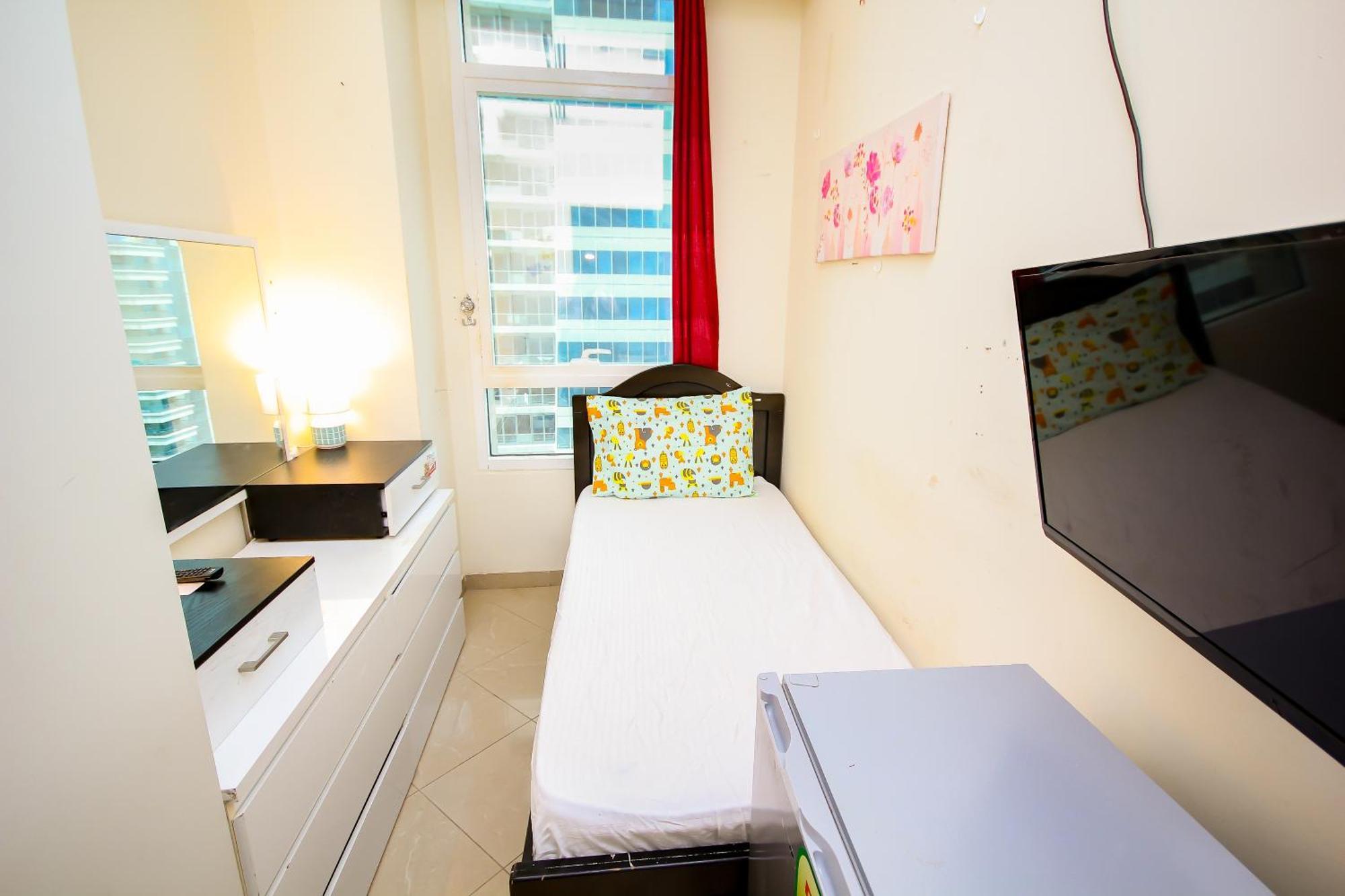 Nice Single Rooms For "Girls" Only In Dubai, Marina Eksteriør bilde