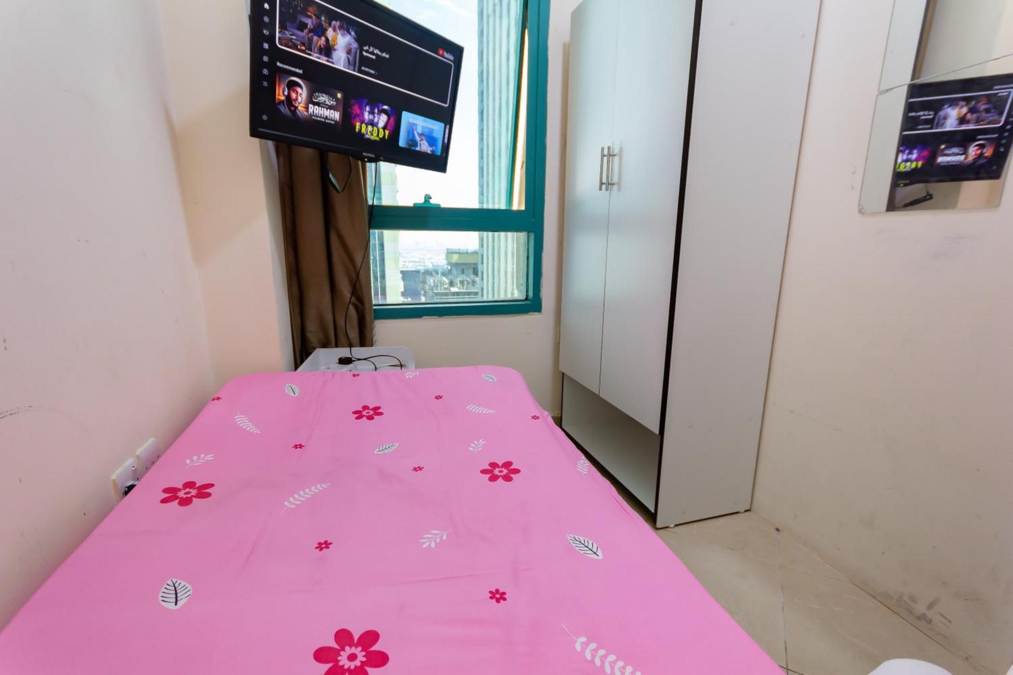 Nice Single Rooms For "Girls" Only In Dubai, Marina Eksteriør bilde