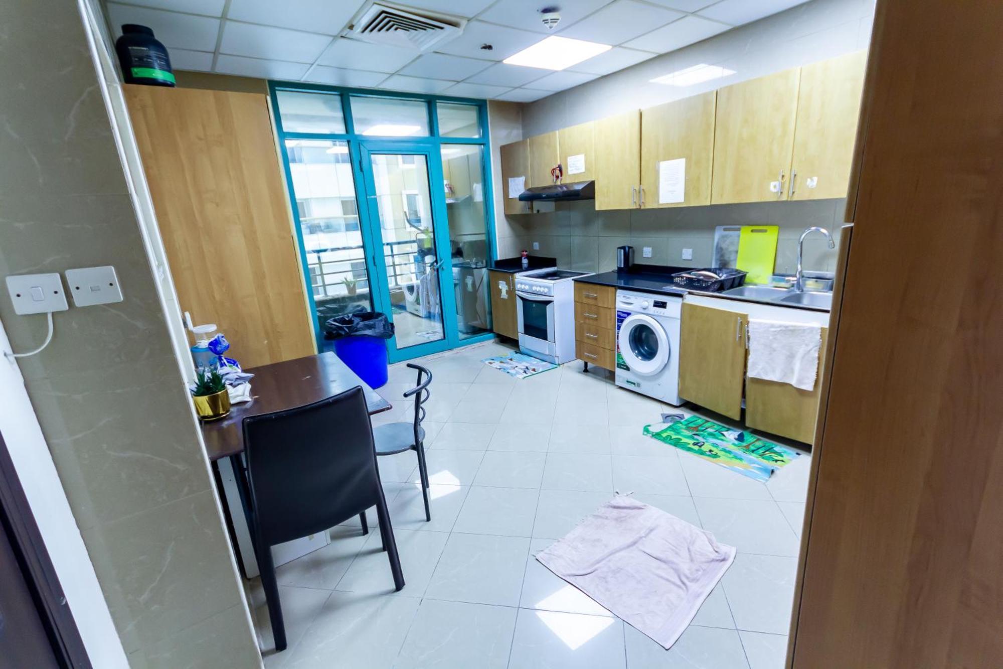 Nice Single Rooms For "Girls" Only In Dubai, Marina Eksteriør bilde