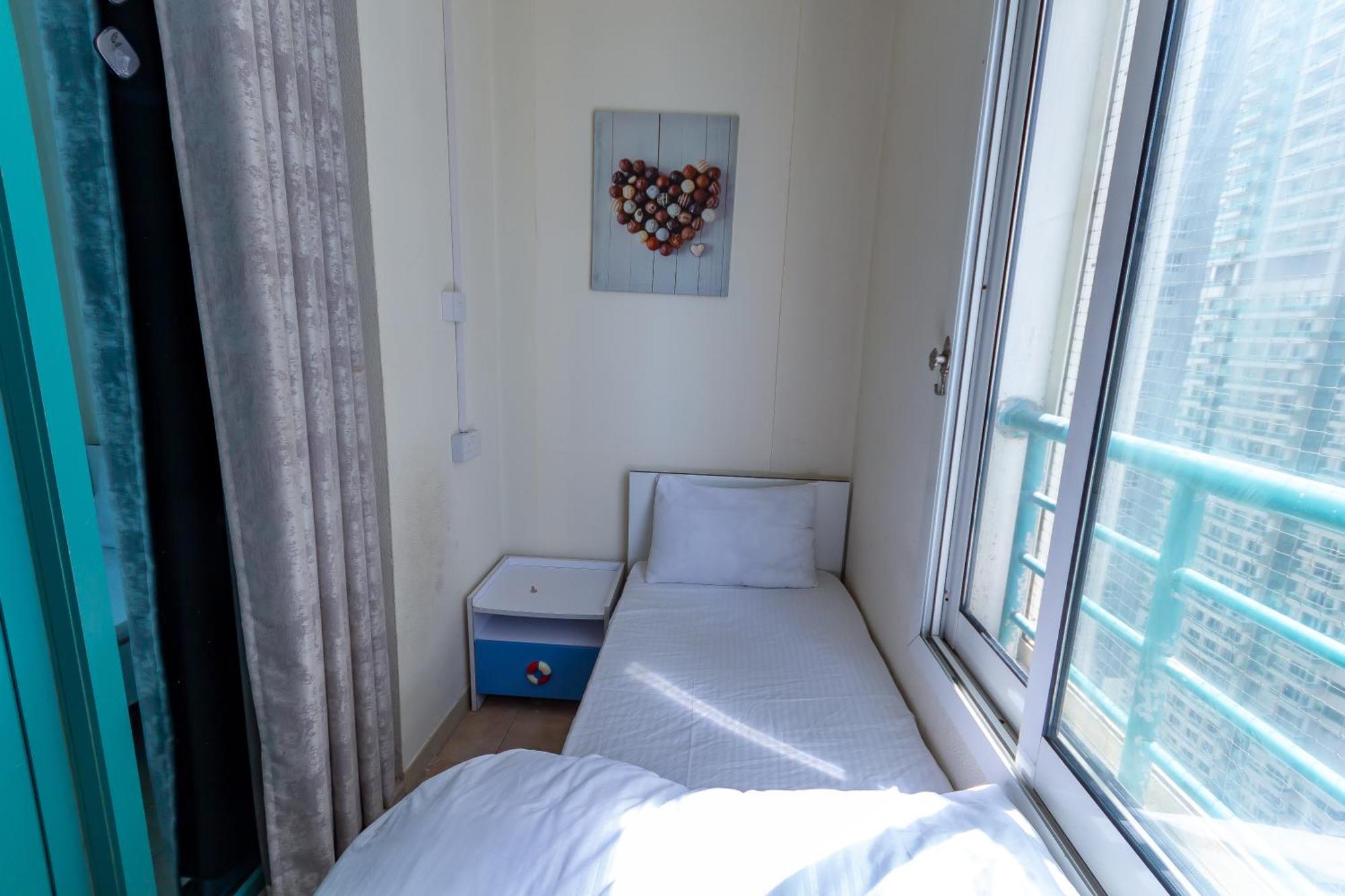 Nice Single Rooms For "Girls" Only In Dubai, Marina Eksteriør bilde
