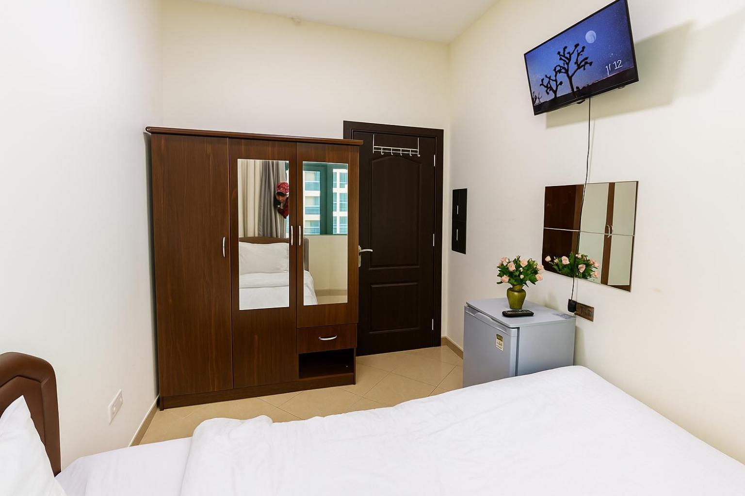 Nice Single Rooms For "Girls" Only In Dubai, Marina Eksteriør bilde