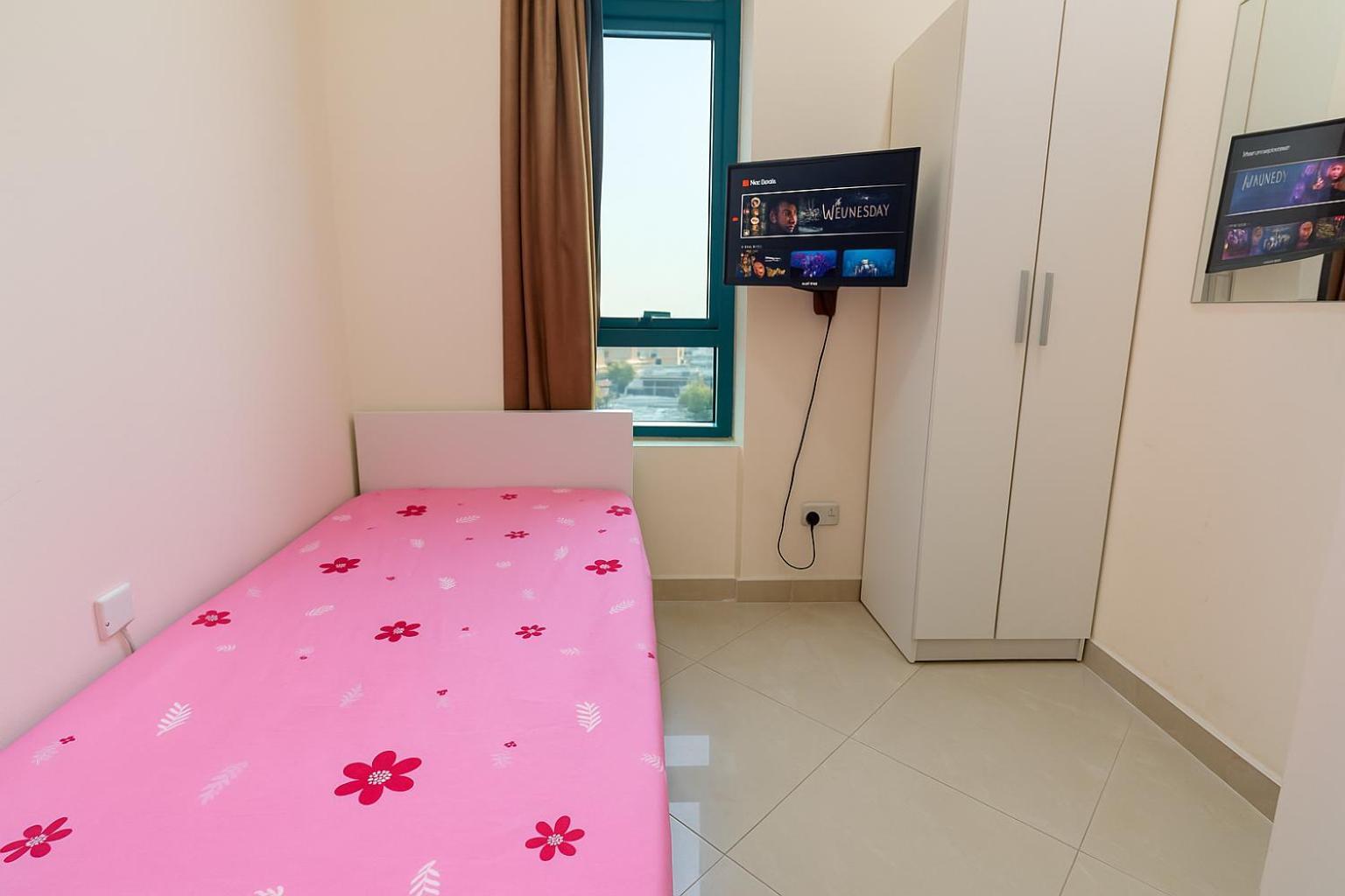 Nice Single Rooms For "Girls" Only In Dubai, Marina Eksteriør bilde